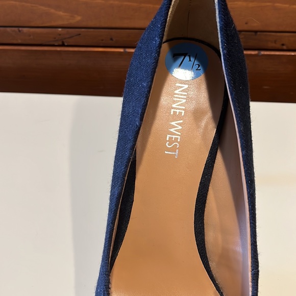 Nine West Heels 7.5 - Picture 3 of 9